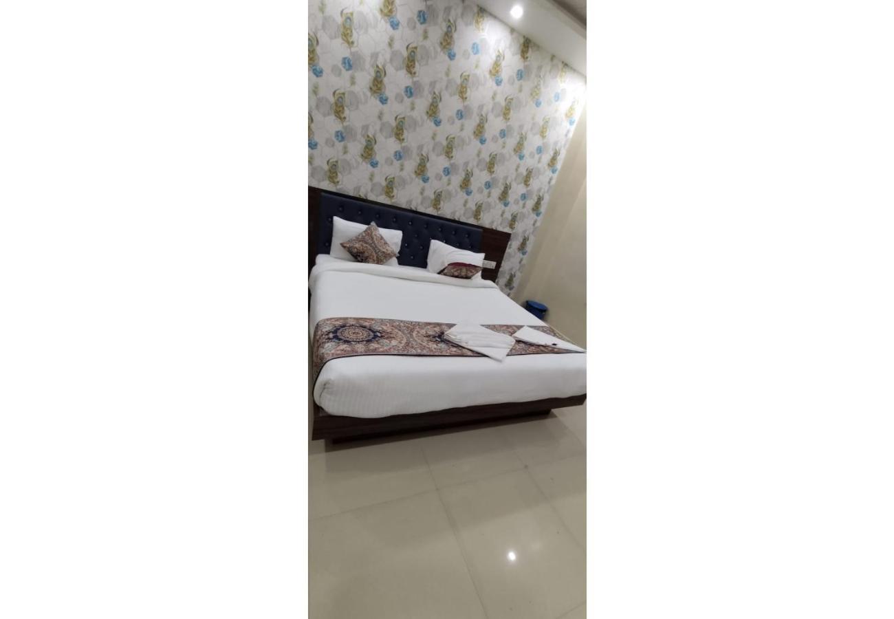 Gk Hotel And Restaurant Varanasi Dış mekan fotoğraf