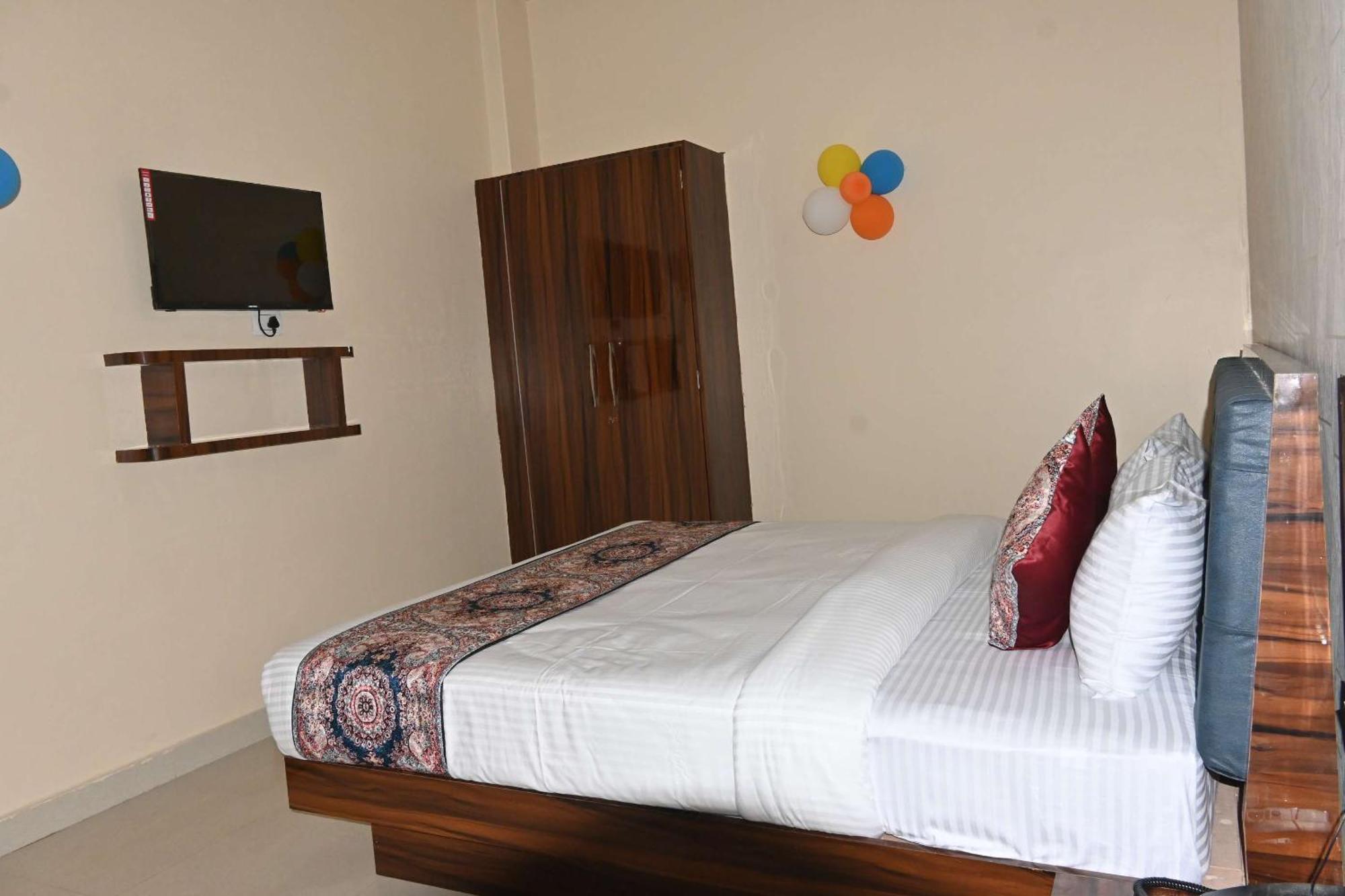 Gk Hotel And Restaurant Varanasi Dış mekan fotoğraf